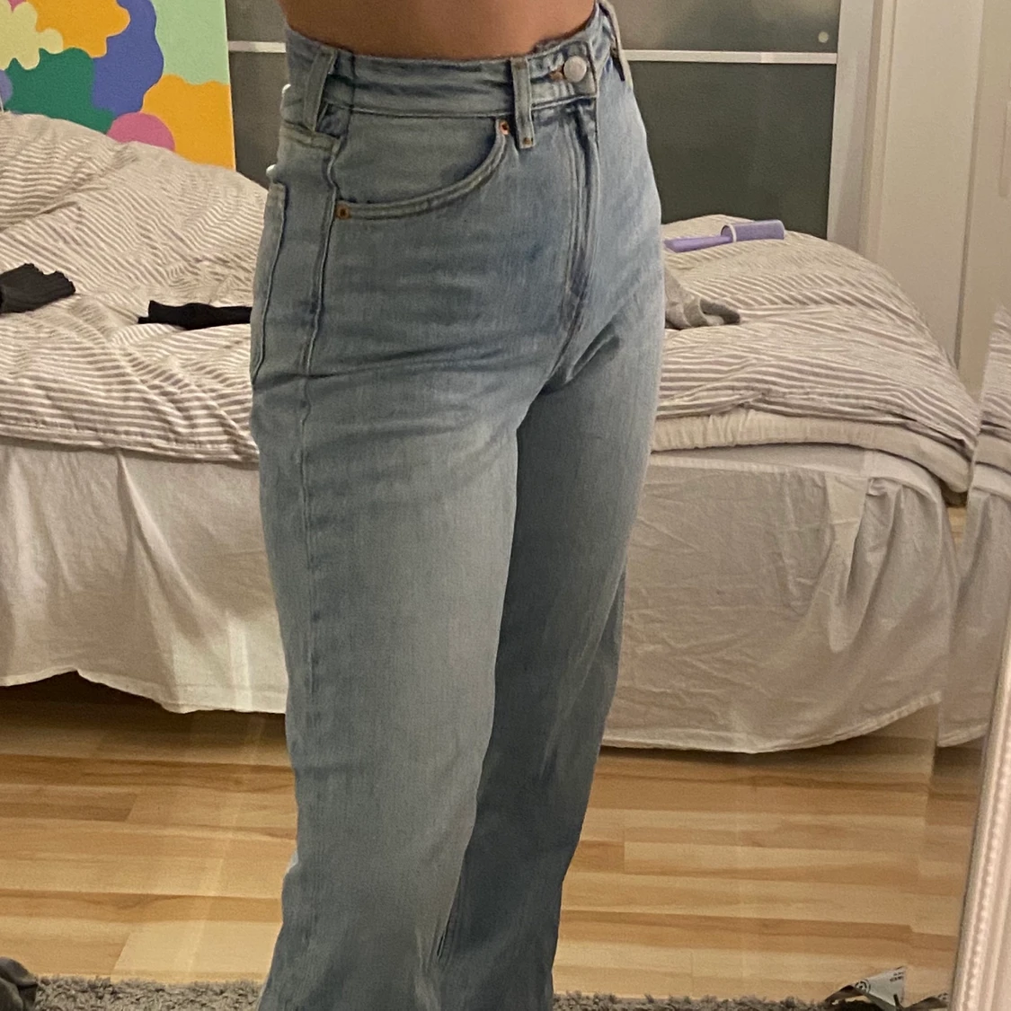 fina ljusblå jeans från weekday - 90