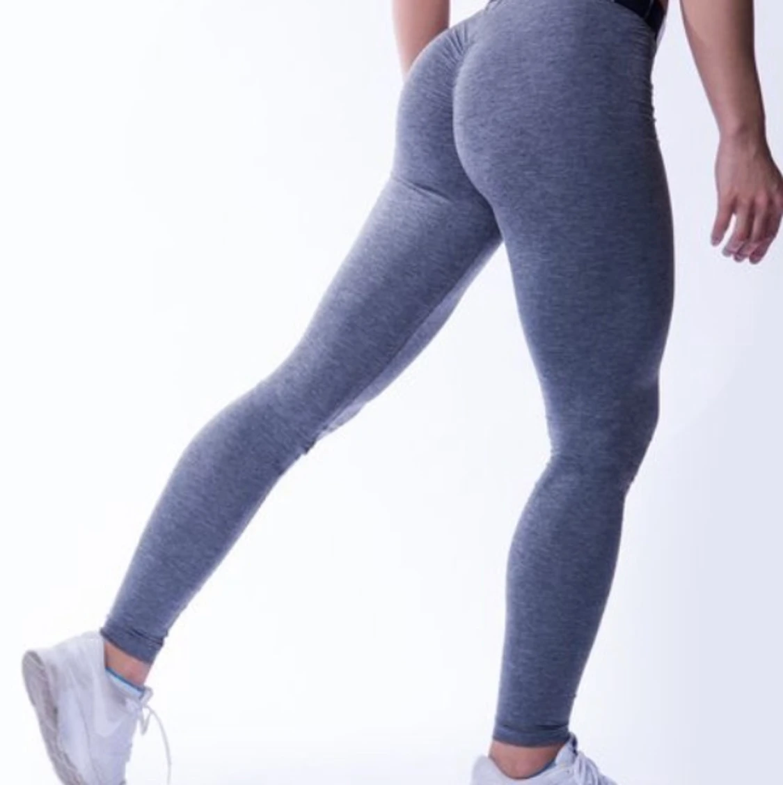 Nebbia scrunch träningstights storlek m