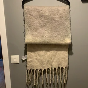 Härlig halsduk - En riktigt varm och gosig halsduk säljes! 
