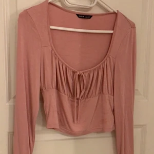 Rosa topp sommar - Rosa topp i superskönt och tunt material!💗💗 storlek M men passar xs/s!