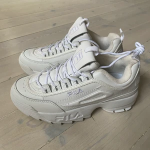 FILA sneakers - Sneakers från FILA aldrig använda. Strlk 39,5