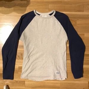 Långärmad tröja! - Trendig tröja som liknar brandy melville’s, lapp säger Norse projects, köpt second hand🥰