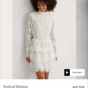 Studentklänning från Nakd - Säljer denna jättefina studentklänning från Nakd i storlek 38. Säljer för att jag har två. Endast provad en gång.            Säljer för 400kr 