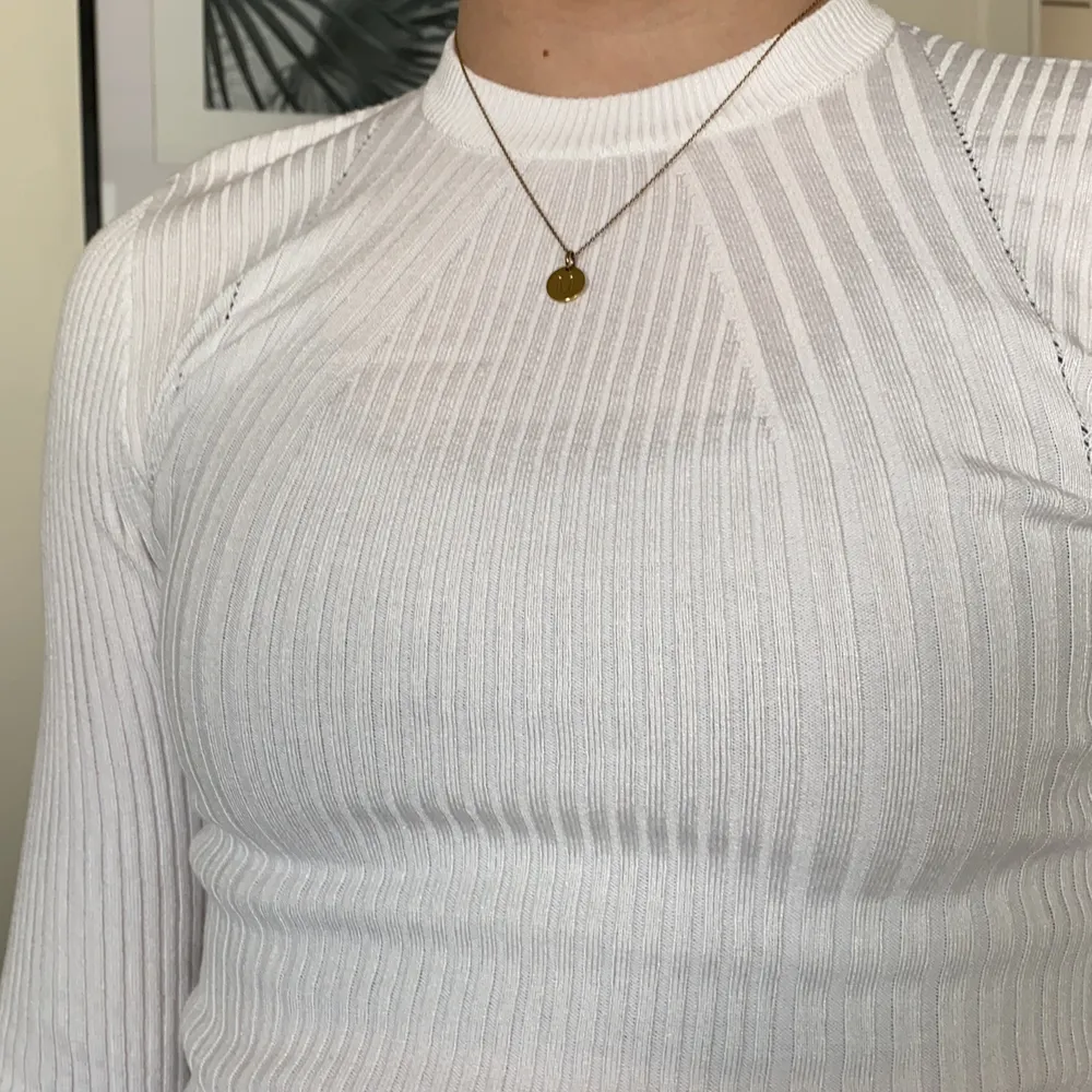 Pull&Bear vit tight långarmad!💞 XS och bra skick!. Skjortor.