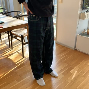 Eytys benz  - Skitsnygg ganska bra skick men lite noppriga. 600 kr och jag står för frakt