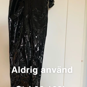 Helt nya - Oanvända byxor från Nelly, passade inte mig