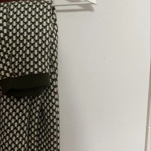 Gröna byxor från zara - Skit snygga byxor från Zara och såååå sköna 
