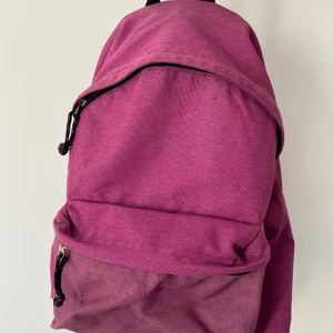 School bag - Violet school bag bought from Italy. Waterproof and strong material. The original price was 25€