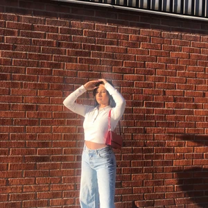 snygg topp/tröja  - super snygg tröja från gina tricot, inte så använd. st S, sitter super bra och är töjbar. 