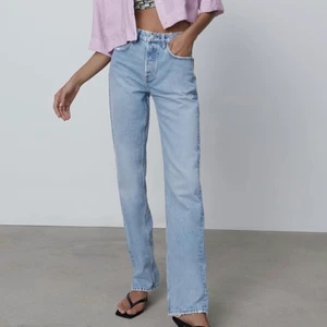 Jeans  - Säljer dessa jeansen från zara, endast testade eftersom dom var för långa och lite förstora för mig som är 158cm och hade storleken 34