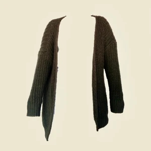 Kofta - 🪞Mossgrön stickad kofta. 🪞5/5 skick. 