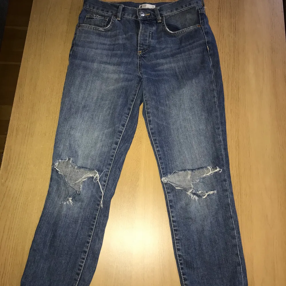 Gina jeans i storlek 34, sparsamt använda! Midwaist, Ny pris 499☺️. Jeans & Byxor.