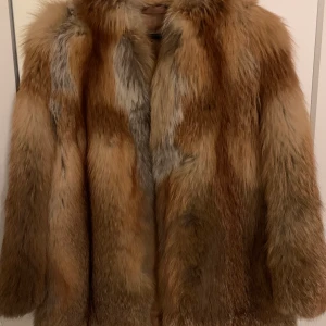 S - Äkta Röd rävpäls i gott skick
