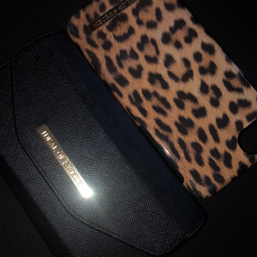 Ideal of sweden mobil skal✨ ny pris leopard skal 299kr ✨ nypris plånboks skal 399kr✨ dem är i JÄTTE bra skick nästan aldrig använda då jag fick en ny mobil i sammanhang när jag fick dem här skalen✨. Accessoarer.