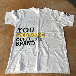 T-shirt med tryck storlek S - Skön t-shirt