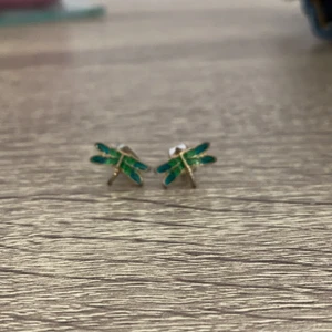 Örhängen  - Nya örhängen. 10kr st, gratis frakt