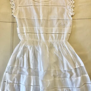 Vit klänning  - Vacker vit sommar klänning 