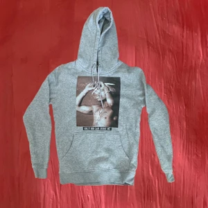 2Pac Hoodie - Junkyard huvtröja med 2Pac 🖤