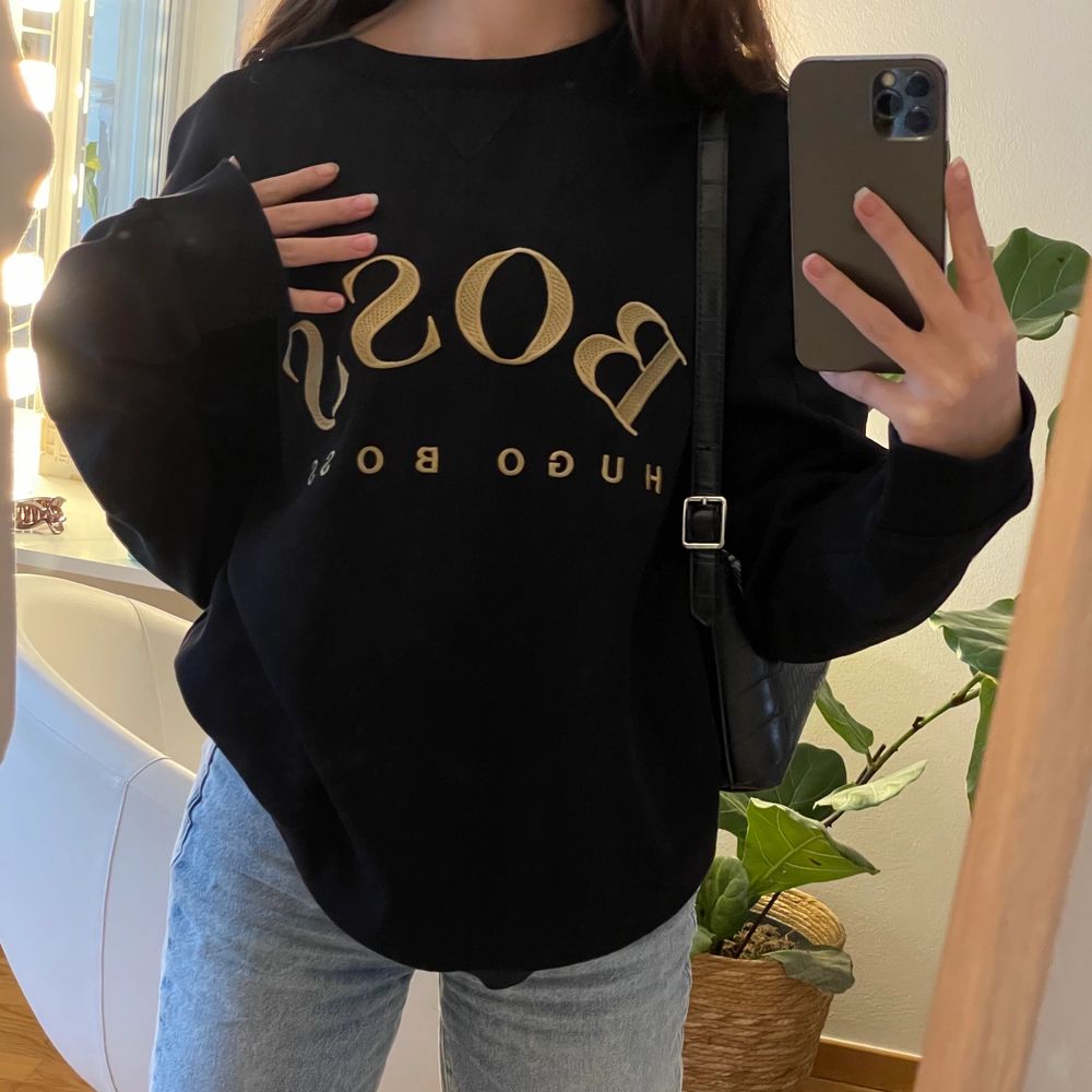 Hugo Boss sweatshirt | Plick Second Hand