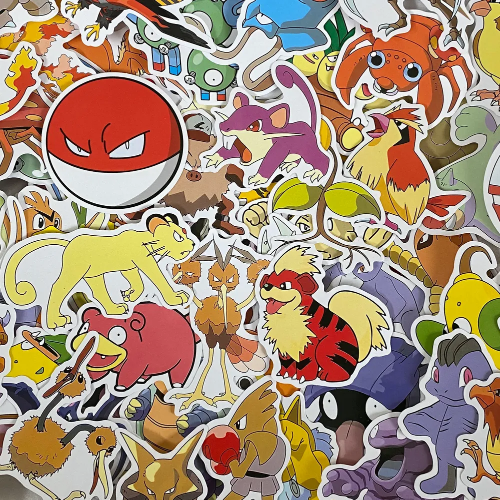 Super söta Pokémon stickers 🤍 perfekta till att klistra på datorn eller mobilskal!! Säljer dessa då jag råkade köpa för många. Alla är runt 6cm, vissa lite större och vissa något mindre💗 skicka privat för fler bilder, frågor eller vid intresse! 💗5kr/st💗. Accessoarer.