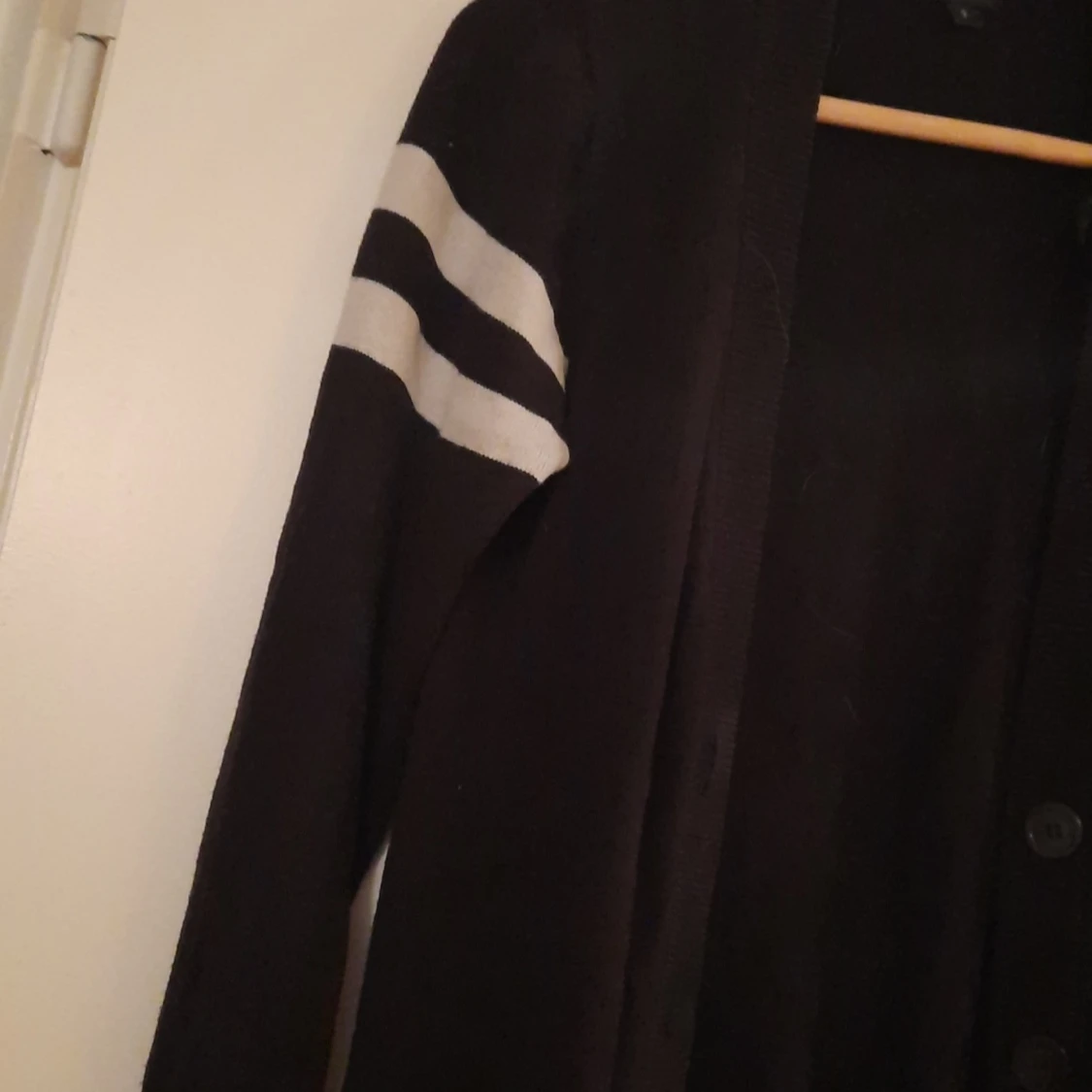 SVART/VIT LÅNGTRÖJA - 90