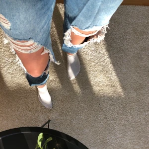 Håliga jeans - Knappt använda, fint skick!