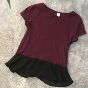 T-shirt - I fint skick 🧞‍♀️ Mer som en 34 än 38. 