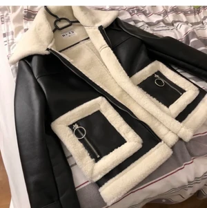 Skinnjacka - Säljer min jättefina skinnjacka eftersom den inte kommer till användning längre