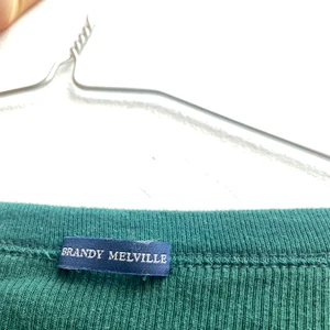 Vintage brandy Melville kofta - Säljer min brandy Melville kofta jag köpt i New york för några år sedan. Älskar den men har tröttnat lite på färgen. Den är i väldigt bra skick och den går ej att hitta i Sverige.