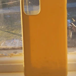 Holdit iphone 11 skal helt nytt - Hej säljer ett oanvänt holditskal. Nypriset är 150 kr och jag säljer för 76 kr och frakten är 24 kr. Passar iphone 11