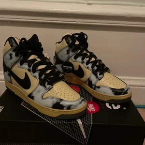 Nike Dunk Acid Wash - Ett par Nike Dunk Acid Wash. Helt nya, anledningen för att jag vill sälja dessa är för att dem är försmå. Priset går att förhandlas 