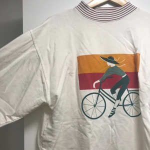 Mysig sweatshirt  - Kommer inte till användning, köpare står för frakt💜💜