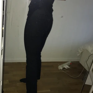 Svarta kostymbyxor  - Använda men fint skick 