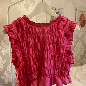 Topp från Zara - Topp från Zara endast använd en gång. Något liten i storleken 