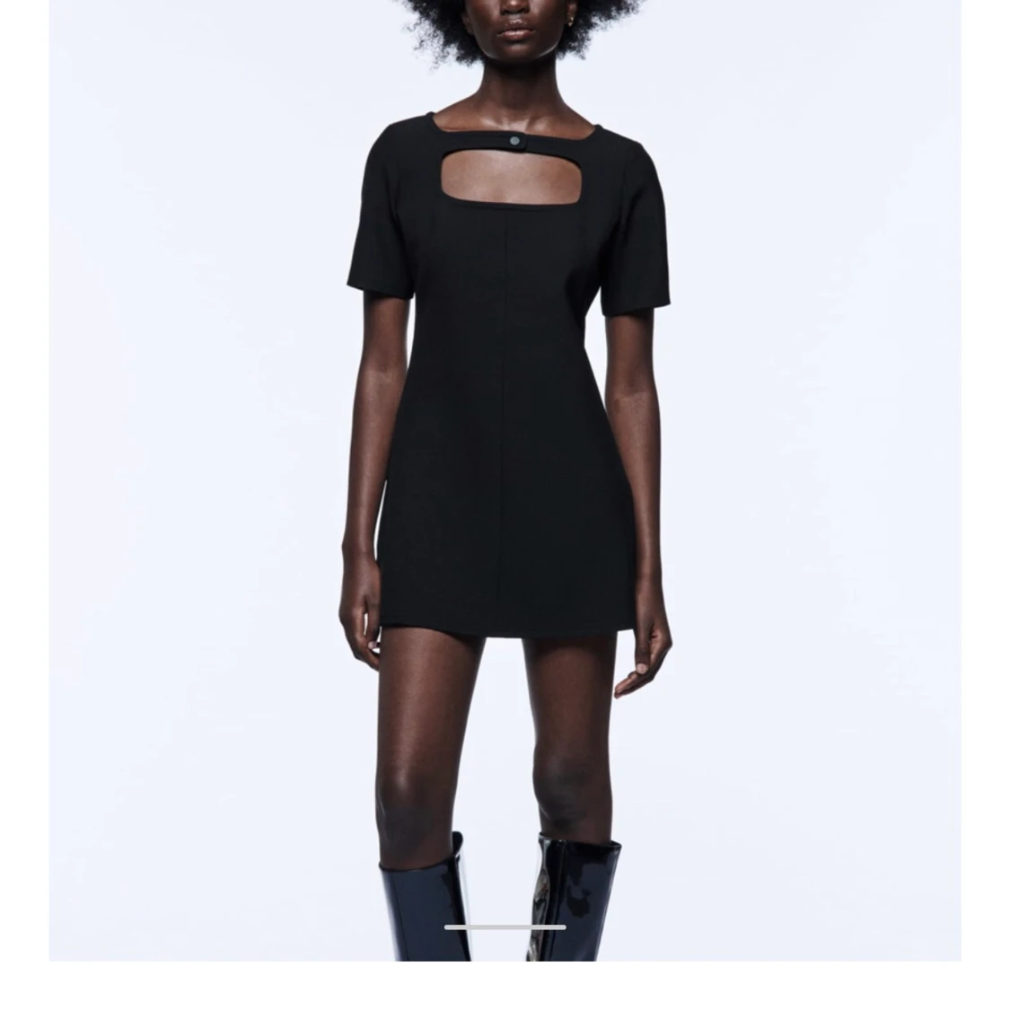 Zara klänning med cut out