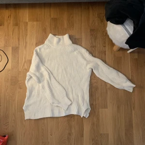 Stickad tröja - Crémevit stickad tröja från hm❤️
