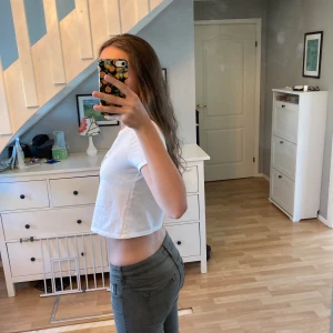 Lois flared jeans i strl 26x32 - Fortfarande i bra skick trots att de är använda. Nypris: 1295kr ~ Mitt pris: 499kr+frakt