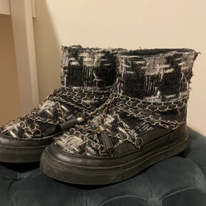 Vinterskor - Säljer mina snygga vinterskor från förra vintern! Säljer de pga jag köpte andra för iår. Det är jättesköna och passar till allt!💕