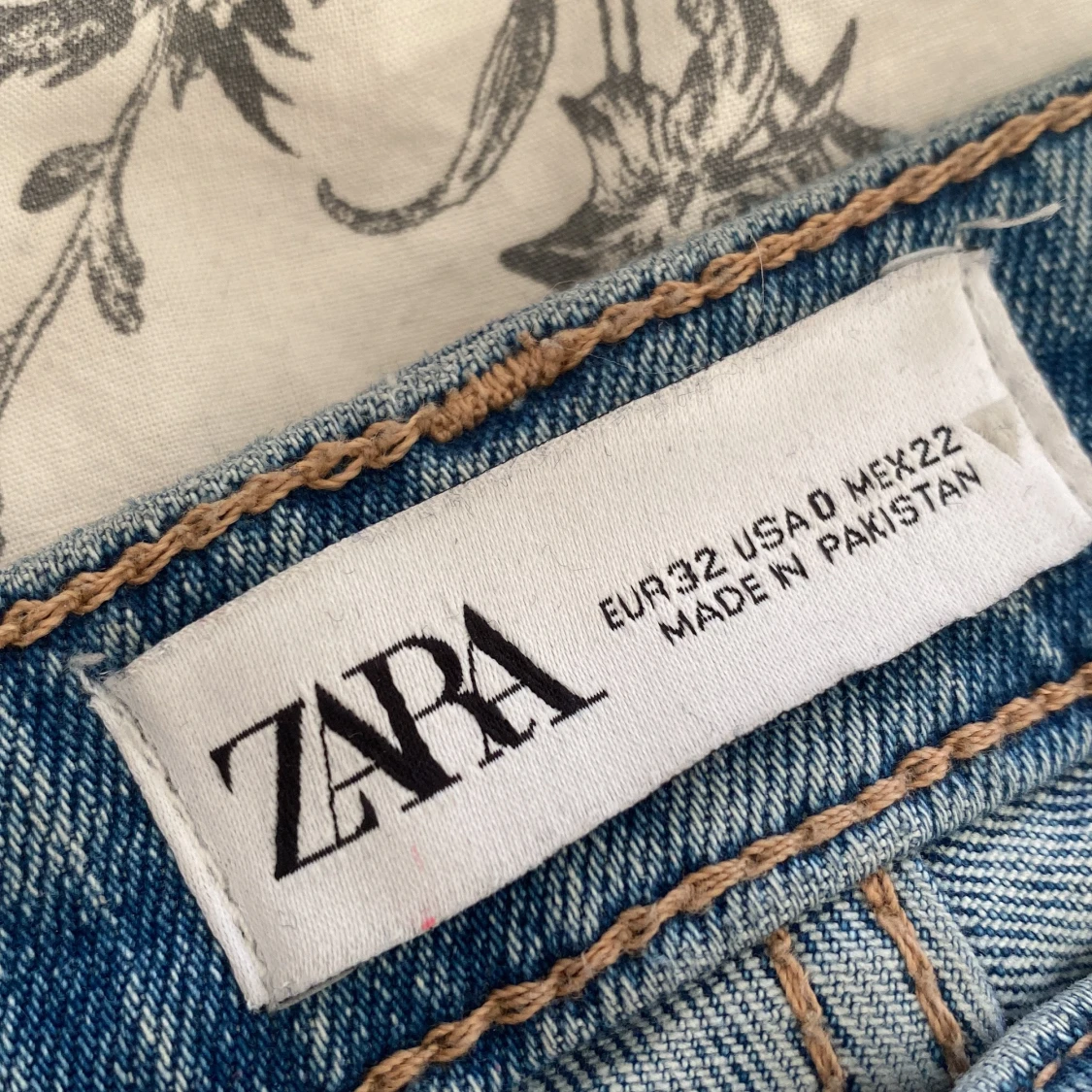 Zara jeans med slits - 91