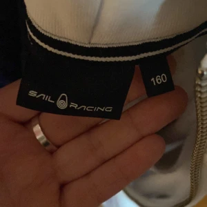 Sail racing zip hoodie storlek 160 - Använd 1 halv år typ, säljer för den blivit för liten!