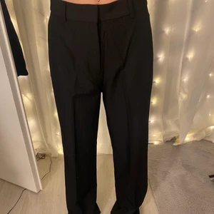 kostymbyxor strl xs - kostymbyxor från junkyard, aldrig använda! prislappen sitter kvar