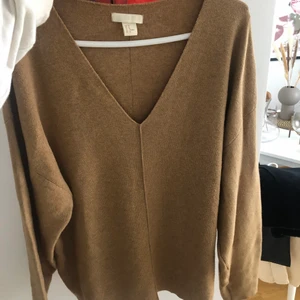 Jättefin höst tröja 🍁  - Jättefin tröja i perfekt höstfärg, från Hm. I fint skick, stl M!
