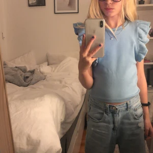 Zara topp - Säljer min trändiga zara topp, inte min stil längre. Storlek S, den är också väldigt fin intill hösten!,frakt ingår 🙌🍁🤩❤️