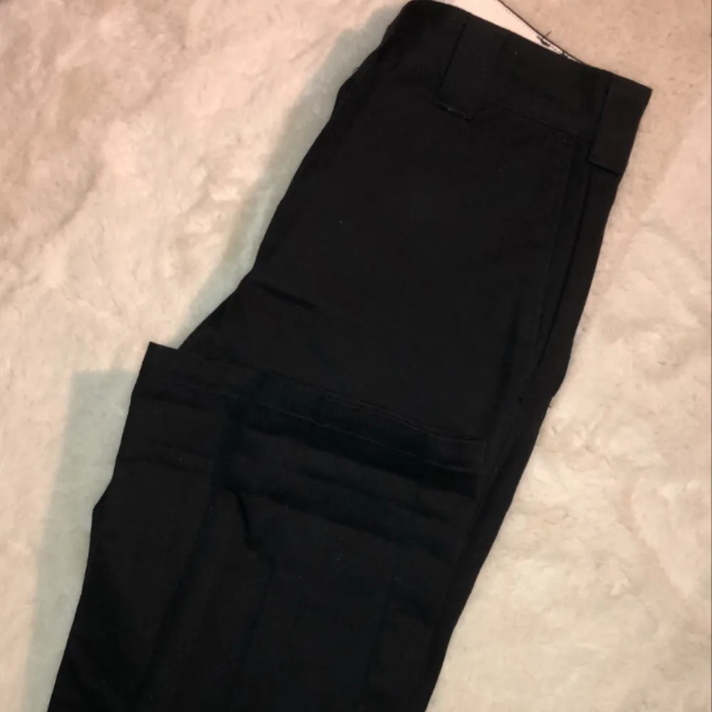 Svarta Slim Fit Dickies byxor (herrstorlek)! Aldrig använda!. Jeans & Byxor.