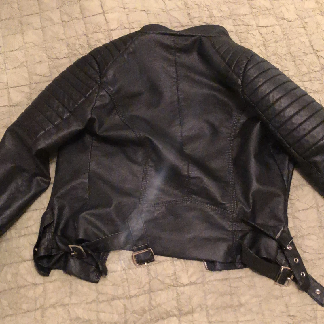 Svart skinjacka - 91