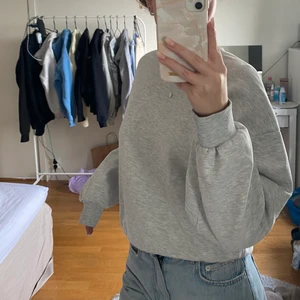 Grå tjocktröja - Tjocktröja från gina tricot🤍 Inga defekter och bra skick!