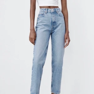 Zara jeans - Säljer dessa zara jeans som sitter jätte fint på. Har tyvärr inte använt dom mycket och hoppas någon annan får användning utav det. Storlek M. Vid intresse hör av dig😊
