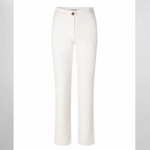 Venderbys Killy kostymbyxor  - Säljer dessa kostymbyxor från venderbys. Endast använda ett fåtal gång men de är för stora för mig nu. Nypris är 630kr frakt ingår ej 