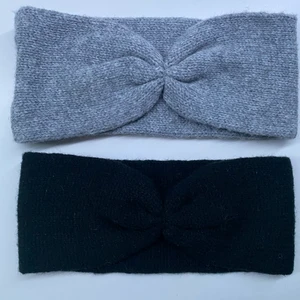 Hårband  - Säljer mina fina hårband för att dom inte kommer till användning för mig längre, dom sitter super bra och är jättefina nu till hösten, säljer båda för 60 kr. Skriv för flera bilder osv 💗🍂 (köpare står för frakten)