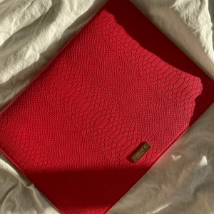 Datafodral  - Jätte fint datafodral från Bianca By Bianca. Säljs ej längre. Fint skick. 